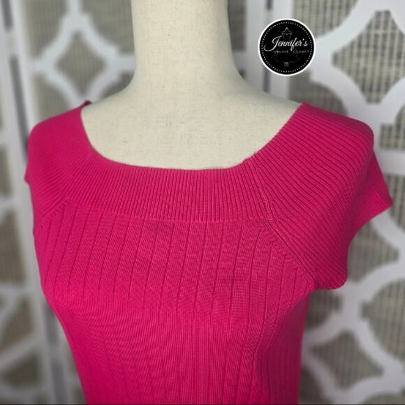 Rafaella Fuchsia Ribbed Boat Neckline and Shoulders Sweater Top Size Medium - Picture 2 of 11